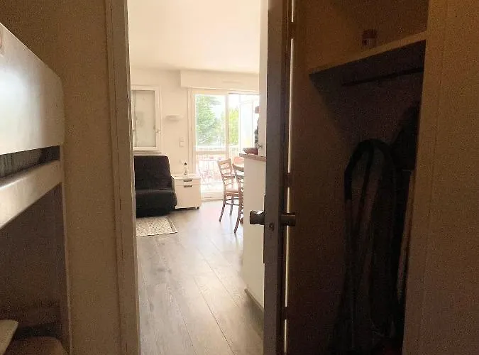 - Benoit Отель типа 